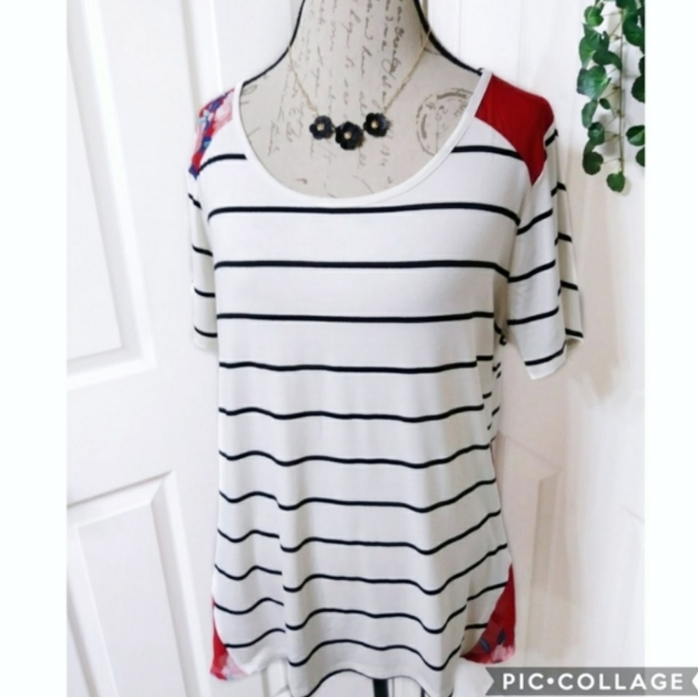 Avenue Short Sleeve Stripe & Floral Top Size 14 - Picture 4 of 7